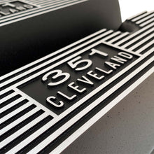 Load image into Gallery viewer, ansen usa, ford 351 cleveland valve covers, die-cast logo, black, close up view